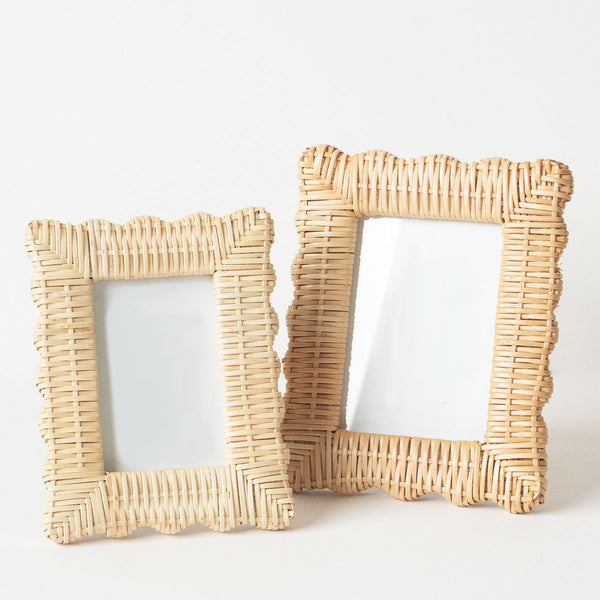 Scallop Wicker Weave Frame