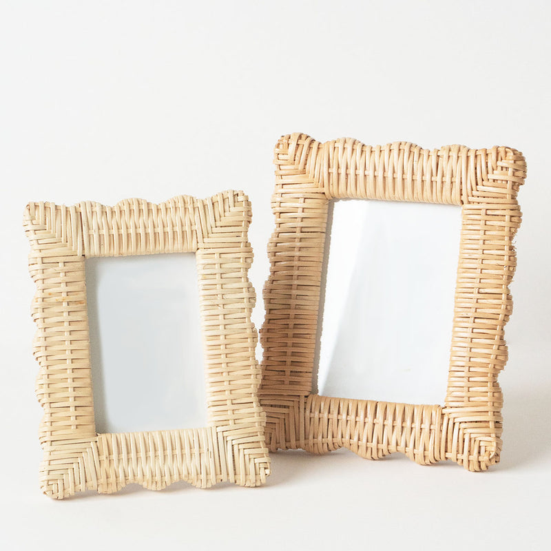 Scallop Wicker Weave Frame